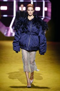 Prada tôn vinh các thế hệ người mẫu từ quá khứ đến hiện tại