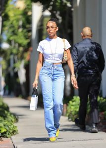 Lời khuyên cho phong cách thanh lịch giản dị từ các tín đồ thời trang