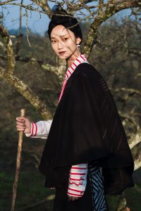 Bền bỉ một tình yêu với thổ cẩm