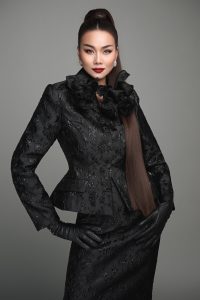 Thanh Hằng khoe dáng trong loạt thiết kế mới của Đỗ Mạnh Cường