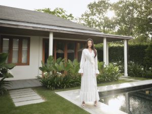 NTK Lê Thanh Hòa gợi ý váy áo thanh lịch và quyến rũ cho quý cô