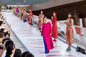 NTK Thủy Nguyễn trình làng BST áo dài đậm chất hội họa tại Fashion Voyage 5