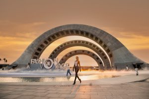 Xu hướng thời trang văn hóa và bản sắc thế giới hòa nhịp trong Fashion Voyage No. 5