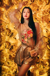 Nàng thơ trong bộ sưu tập mới của Lê Thanh Hòa gọi tên Phương Nhi