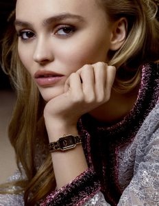 Lily-Rose Depp trở thành nàng thơ của BST đồng hồ mới từ CHANEL