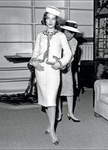 Thuở đầu rực rỡ