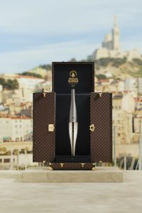Louis Vuitton “tham gia” hành trình rước đuốc Olympic Paris 2024