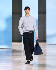 Hermès Xuân/Hè 2025: Bãi biển thảnh thơi của Véronique Nichanian