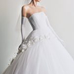 Lê Thanh Hòa khởi động mùa cưới 2024 với BST LOVE No.4