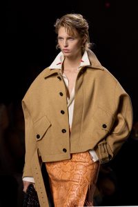 “Mặc đồ của bố mẹ” theo cách của Bottega Veneta