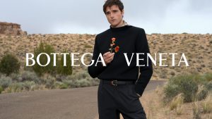 Đi muôn nơi cùng Bottega Veneta