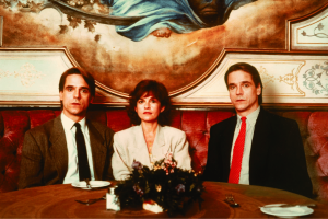 Top 10 bộ phim siêu kinh điển của xứ sở lá phong