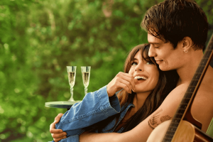 Thông điệp ý nghĩa cho người phụ nữ trong “The Idea of You”