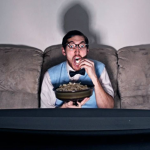 Mặt trái của “Binge-Watching”: Khiến bạn mất kết nối với thế giới thực