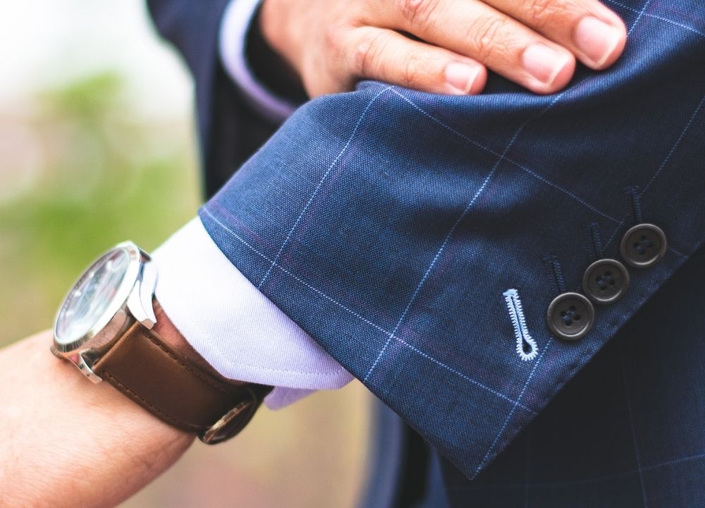 Trong phong cách quý tộc, phụ kiện được coi là dấu ấn của người đàn ông