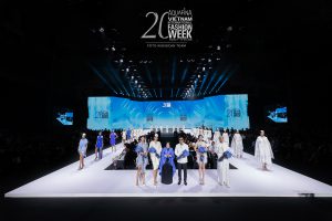 Aquafina Vietnam International Fashion Week 2025 mở màn tại Hà Nội: Điều gì được kể trên sàn diễn mùa thứ 20?