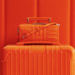 RIMOWA ra mắt gam màu mới cho dòng vali Essential và túi Groove