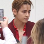 BTS Trở Lại Paris với Những Trang Phục Không Thể Rời Mắt